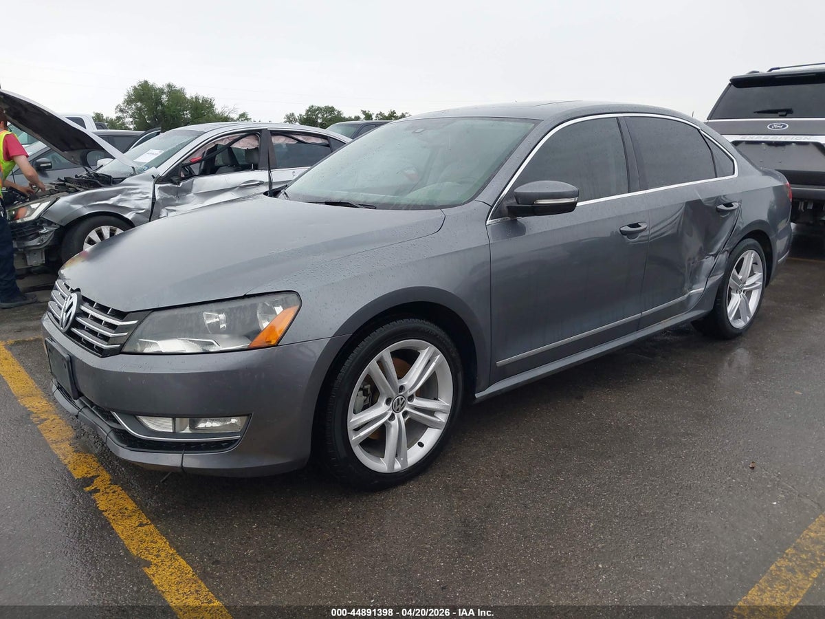 2014 VOLKSWAGEN PASSAT 2.0L TDI SEL PREMIUM — снимка 2