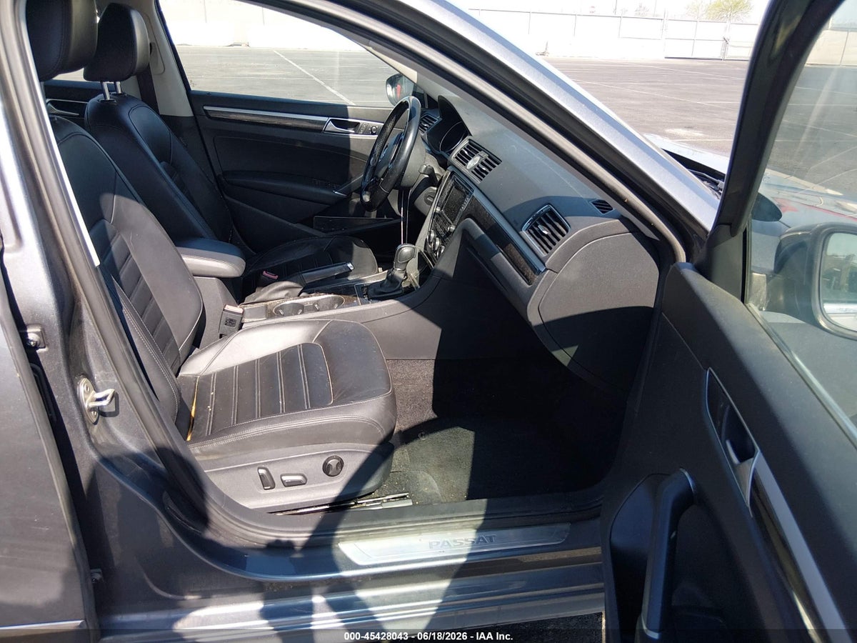 2016 VOLKSWAGEN PASSAT 1.8T SEL — снимка 5