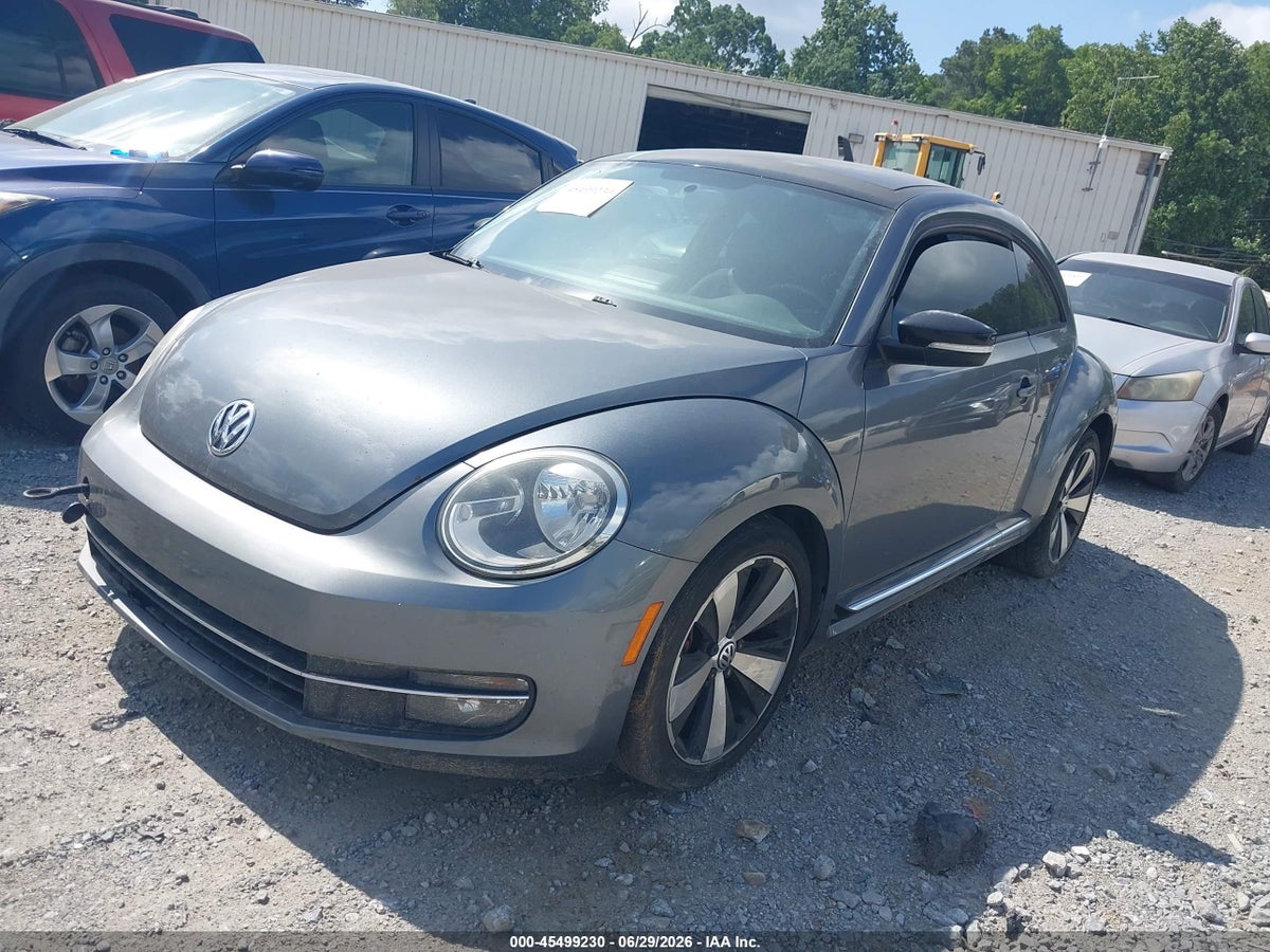 2012 VOLKSWAGEN BEETLE 2.0T TURBO — снимка 2