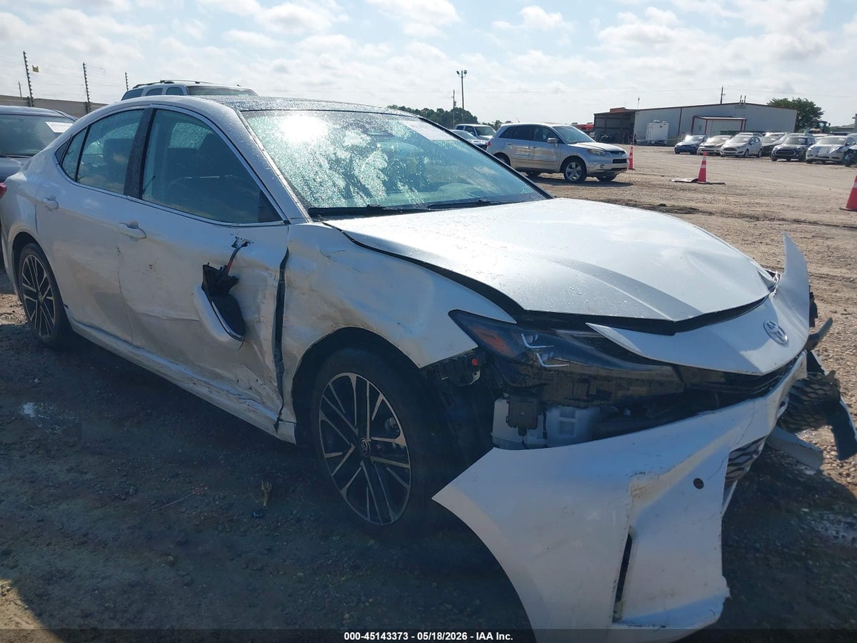 2026 TOYOTA CAMRY XLE