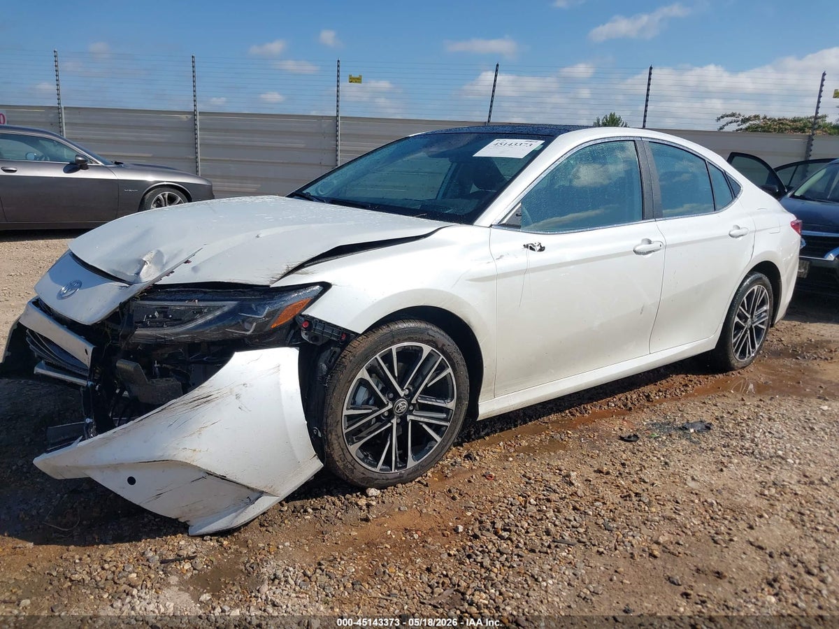 2026 TOYOTA CAMRY XLE — снимка 2