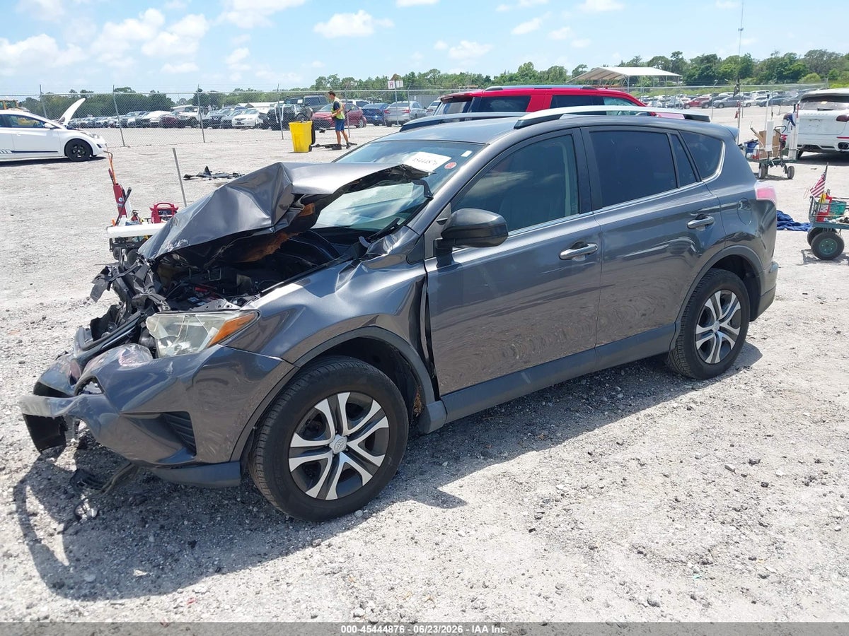 2018 TOYOTA RAV4 LE — снимка 2