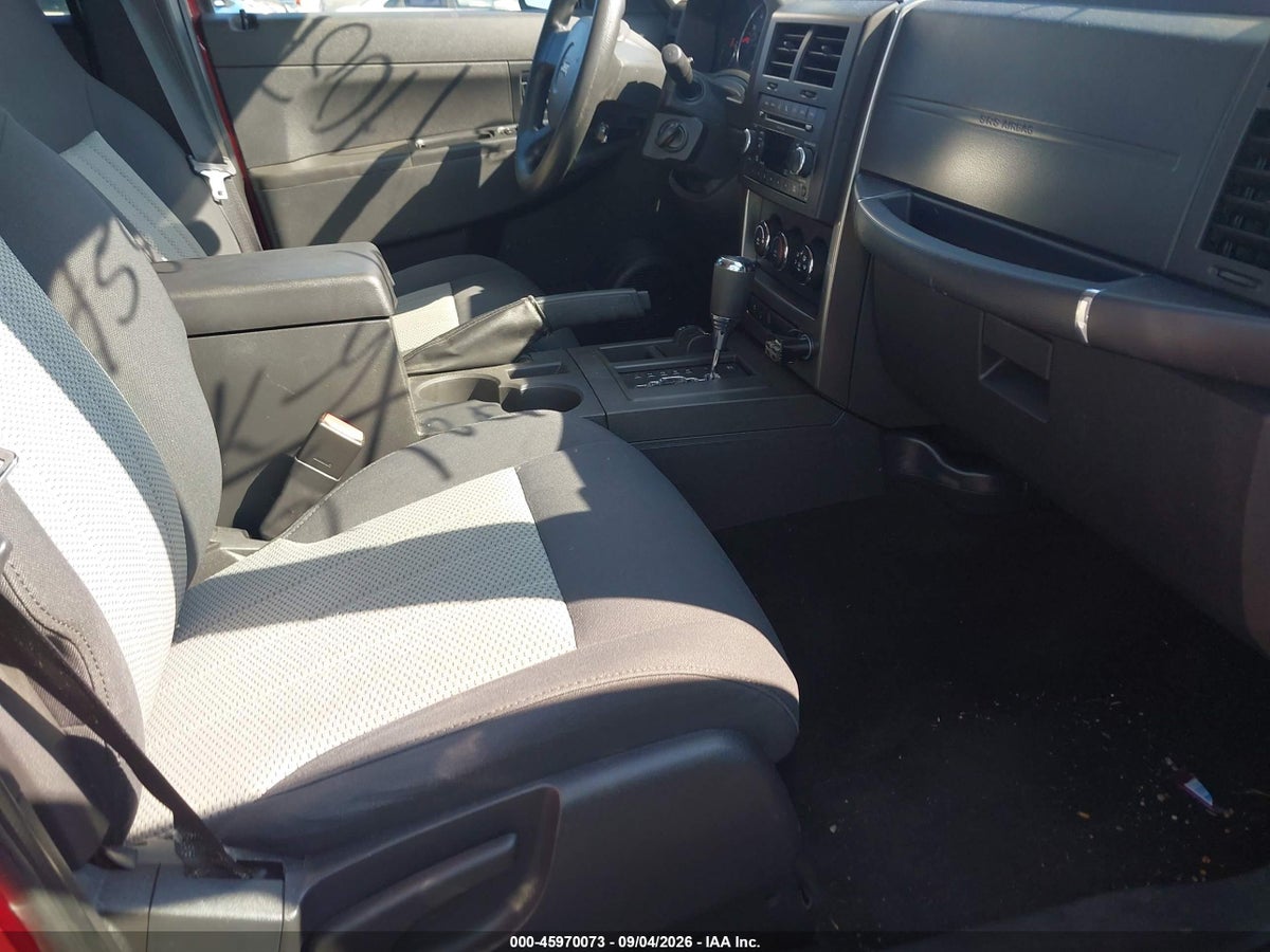 2010 JEEP LIBERTY SPORT — photo 5