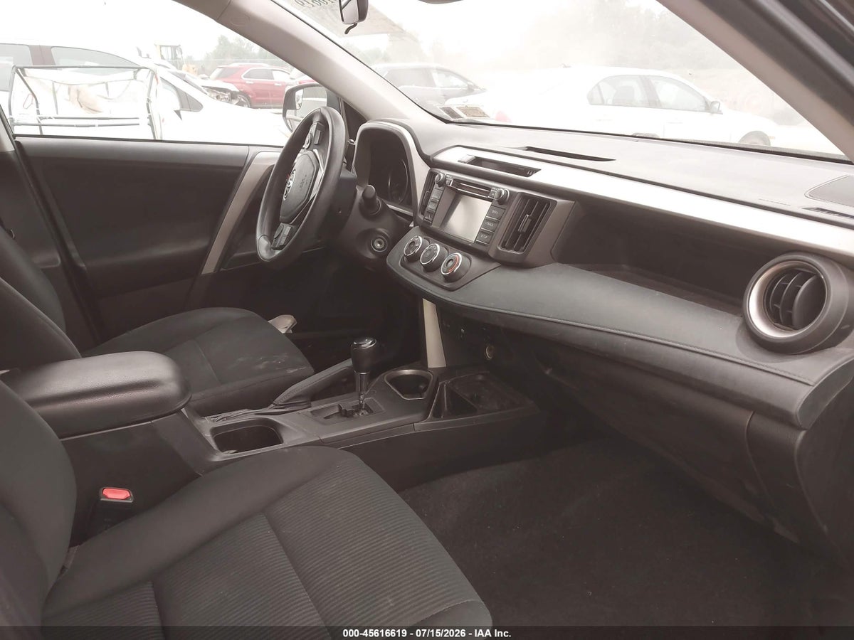 2018 TOYOTA RAV4 LE — снимка 5