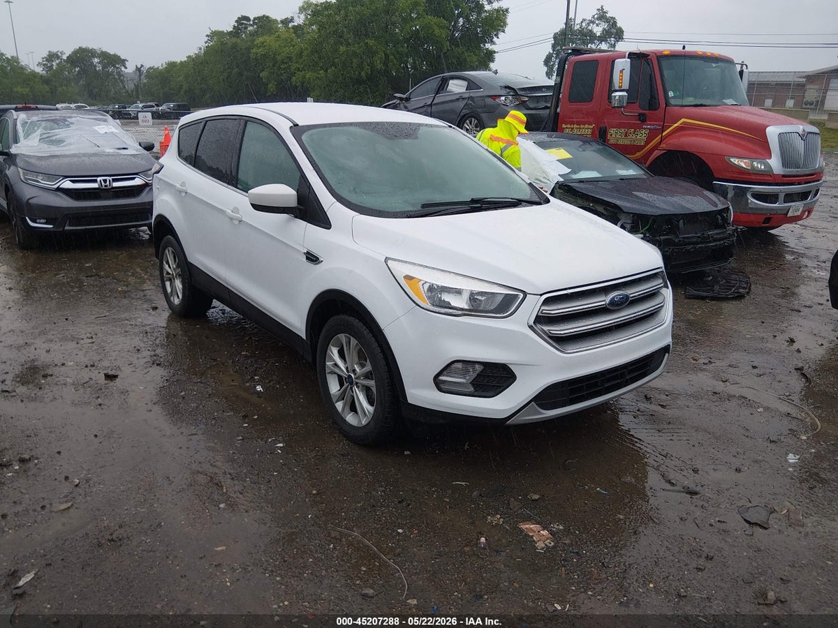 2017 FORD ESCAPE SE