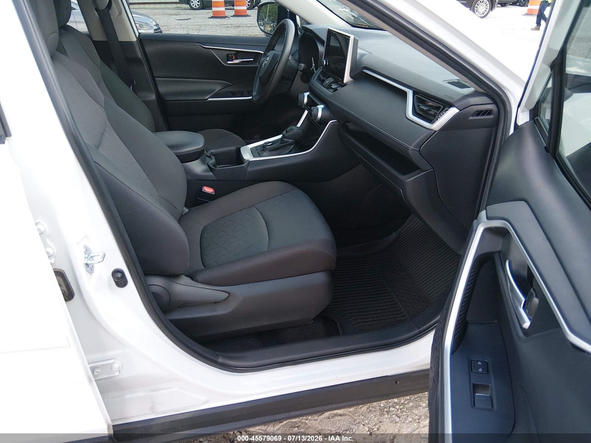 2024 TOYOTA RAV4 HYBRID XLE — снимка 5