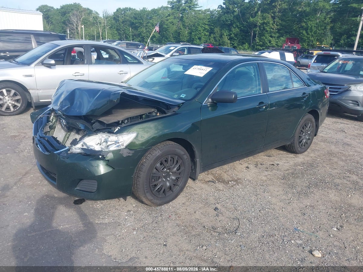 2011 TOYOTA CAMRY LE — снимка 2