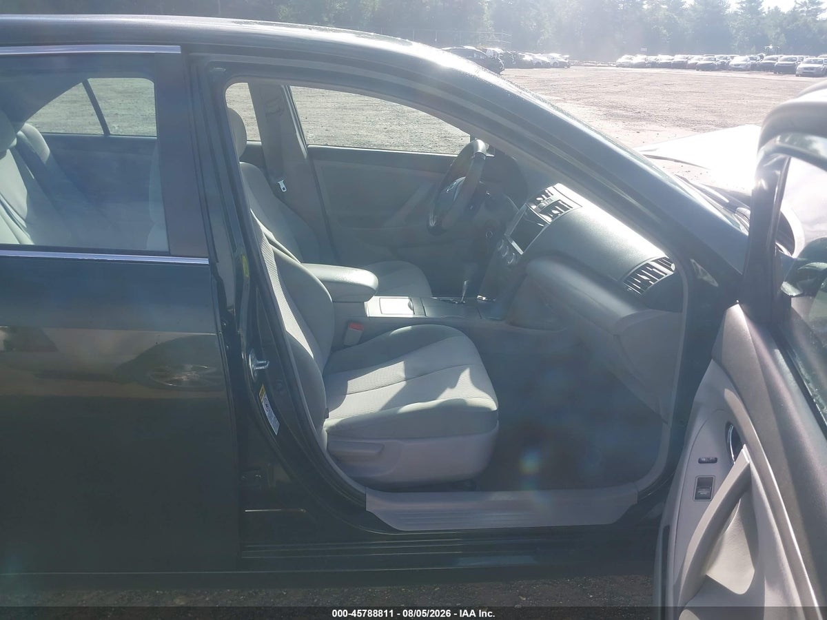 2011 TOYOTA CAMRY LE — снимка 5