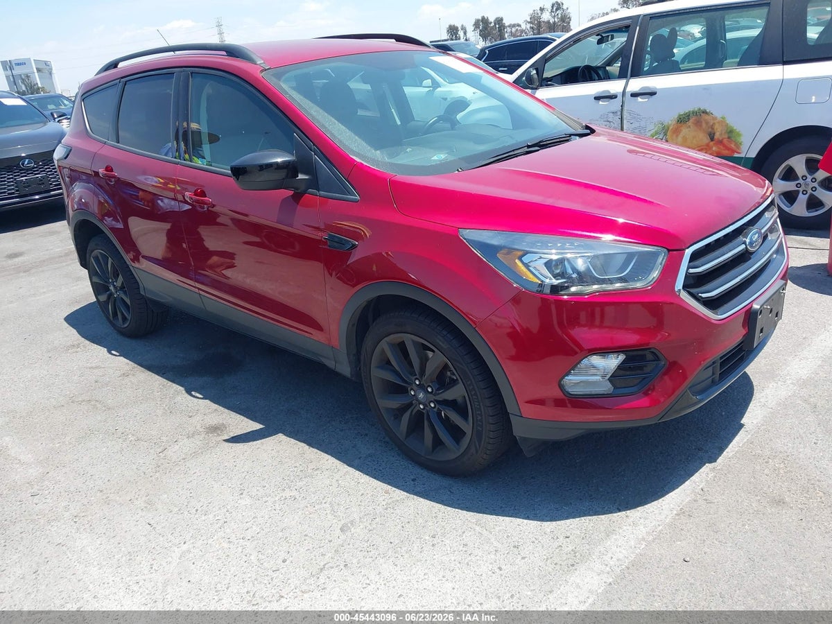 2017 FORD ESCAPE SE