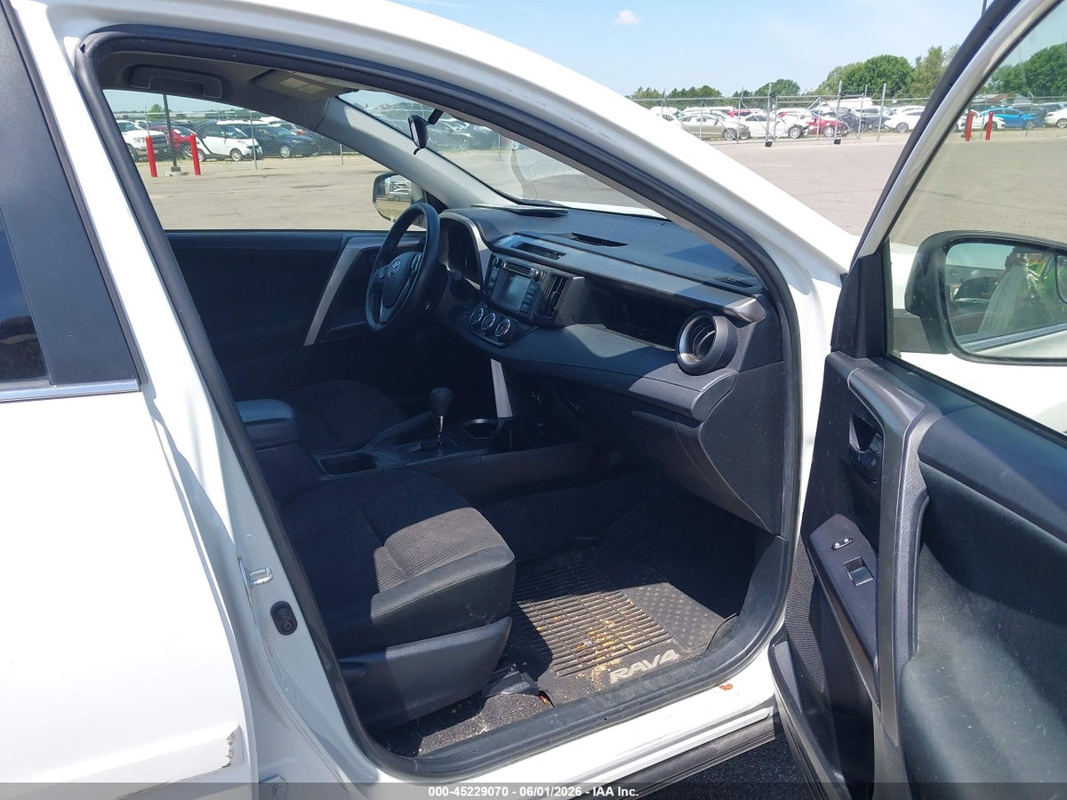 2018 TOYOTA RAV4 LE — снимка 5