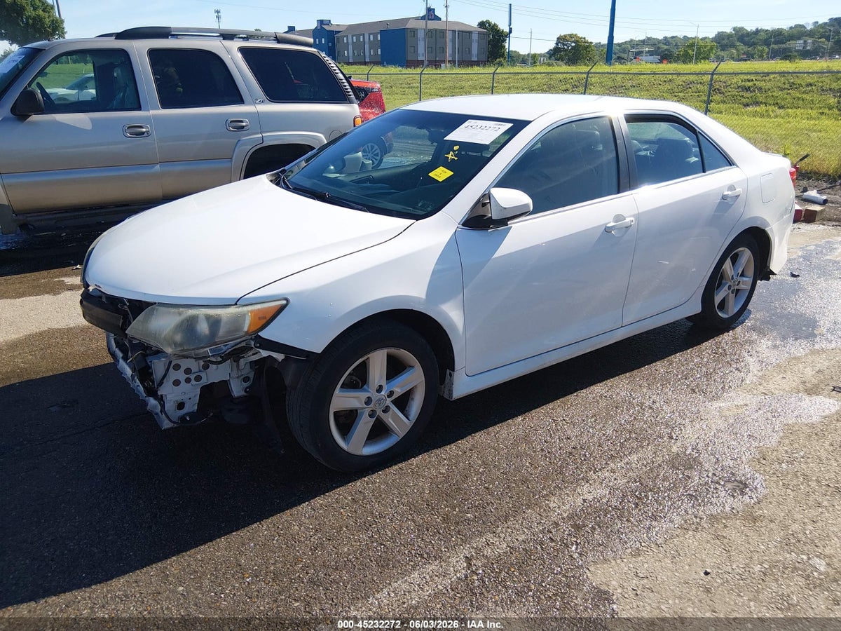 2014 TOYOTA CAMRY SE — снимка 2