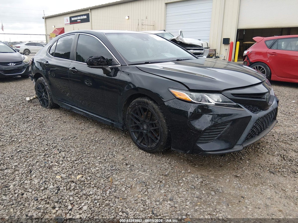 2020 TOYOTA CAMRY SE