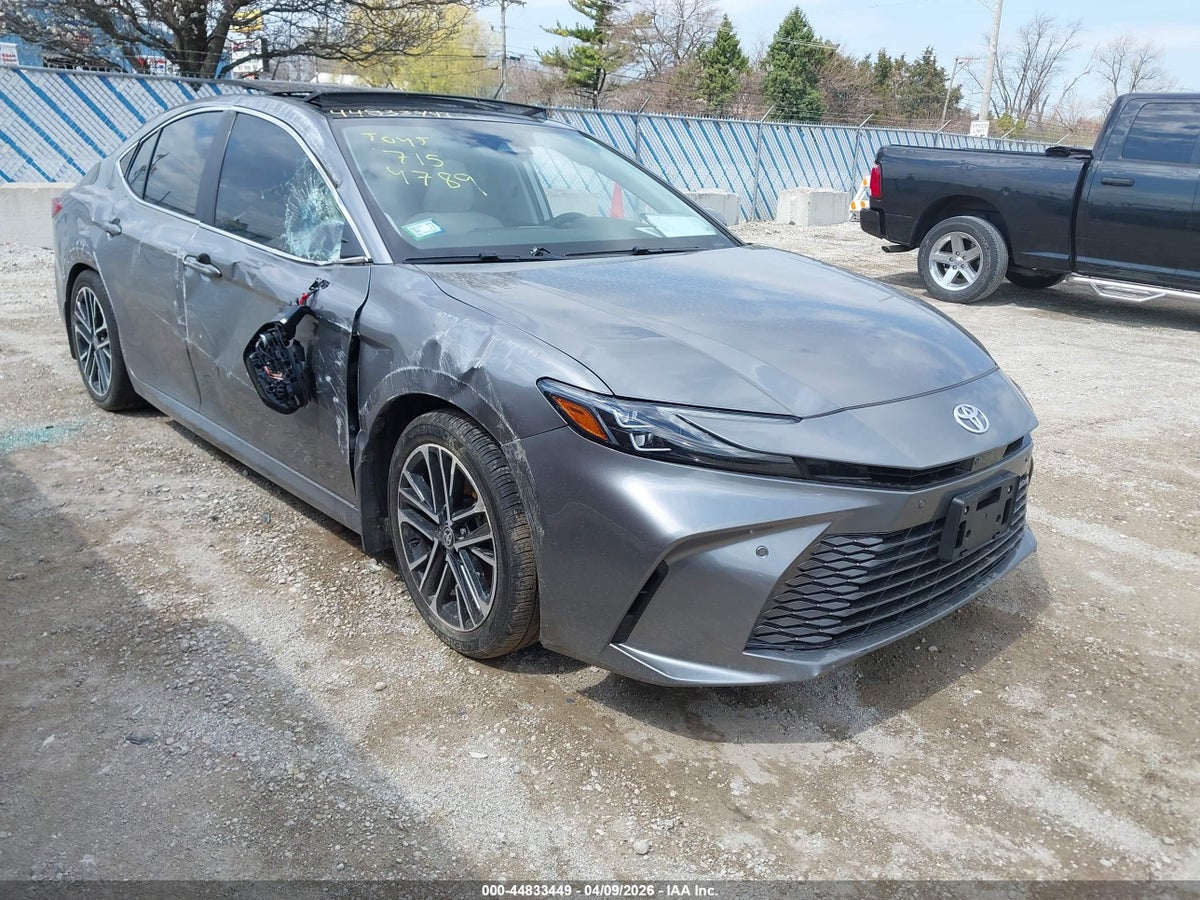 2025 TOYOTA CAMRY XLE