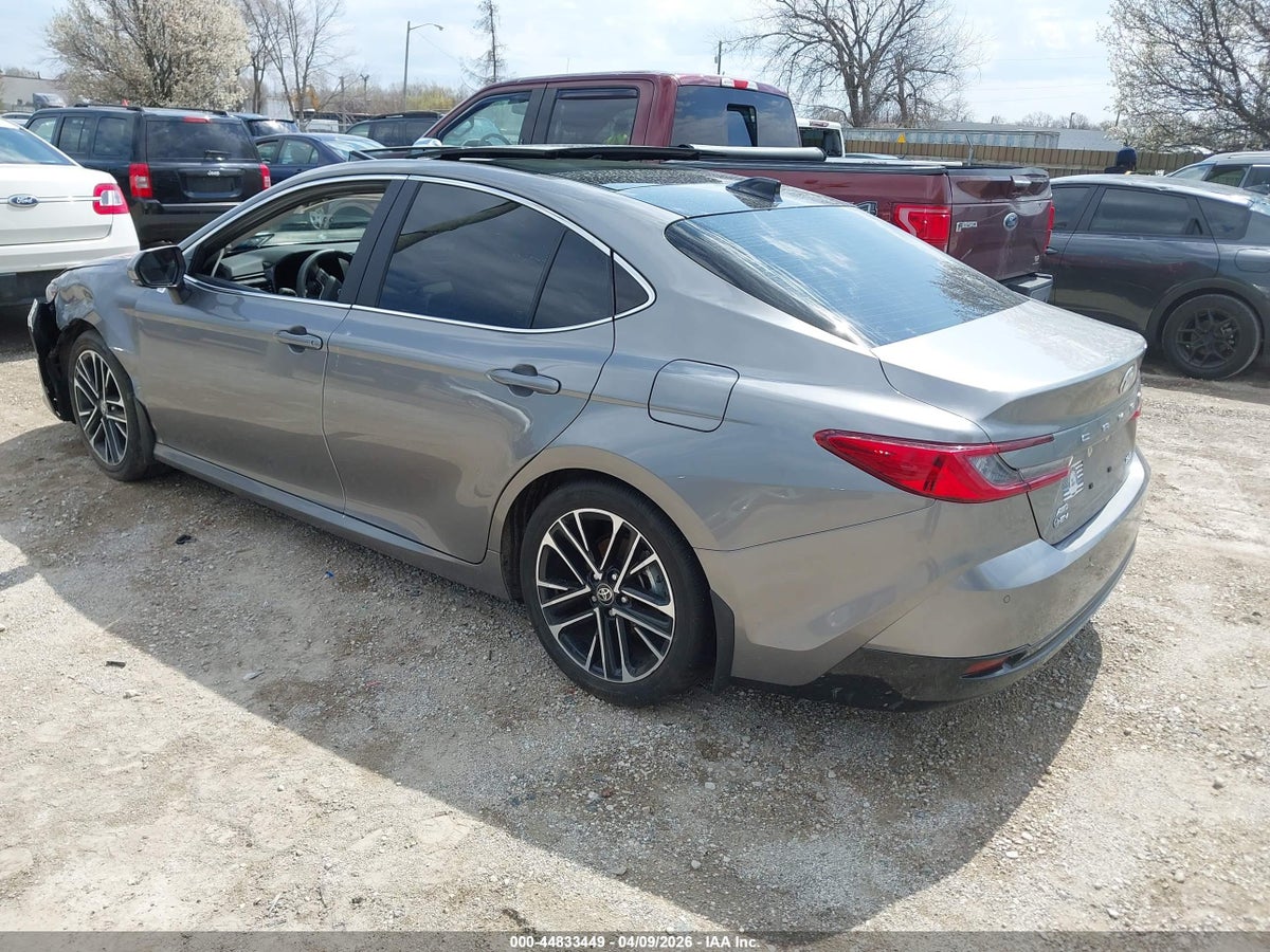 2025 TOYOTA CAMRY XLE — снимка 3