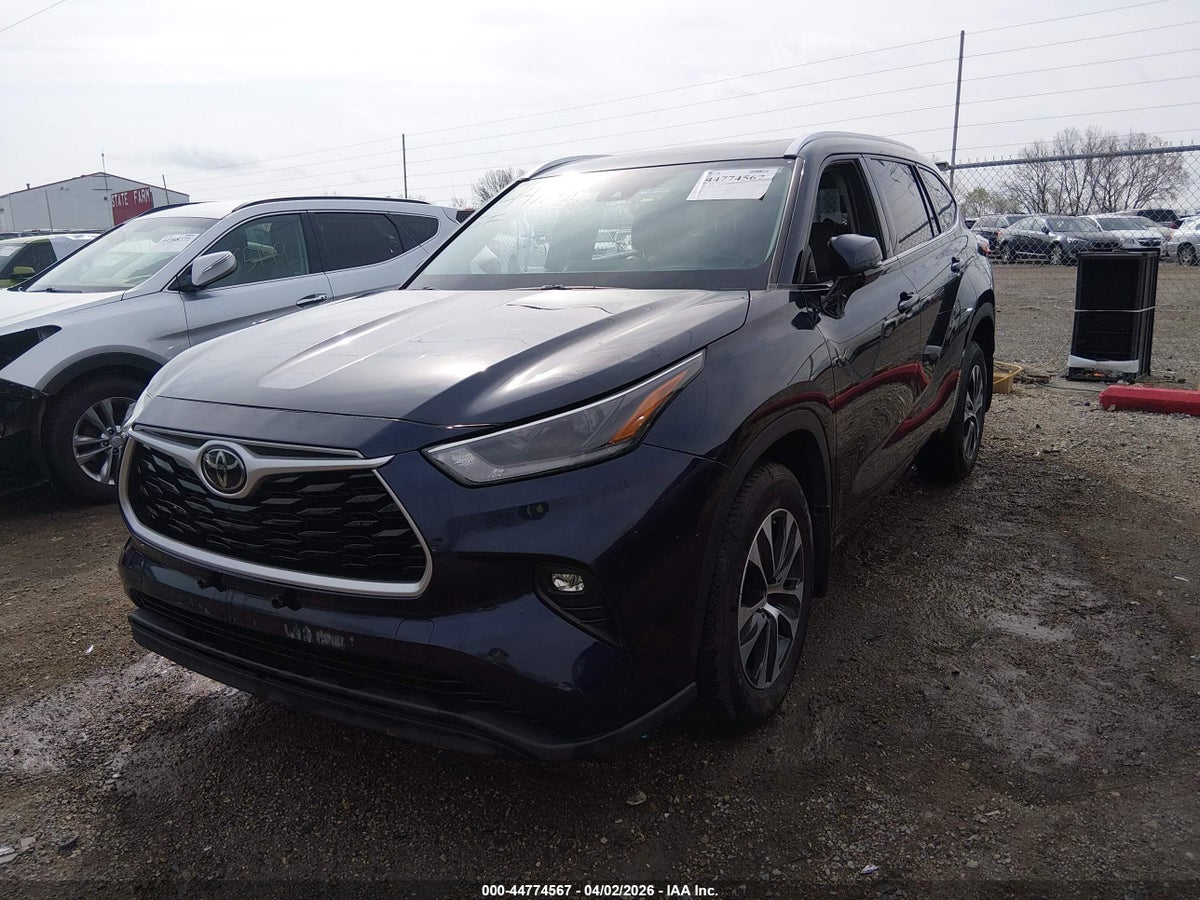 2021 TOYOTA HIGHLANDER XLE — снимка 2