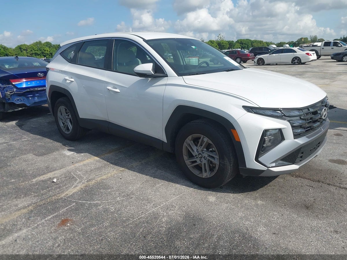 2026 HYUNDAI TUCSON SE