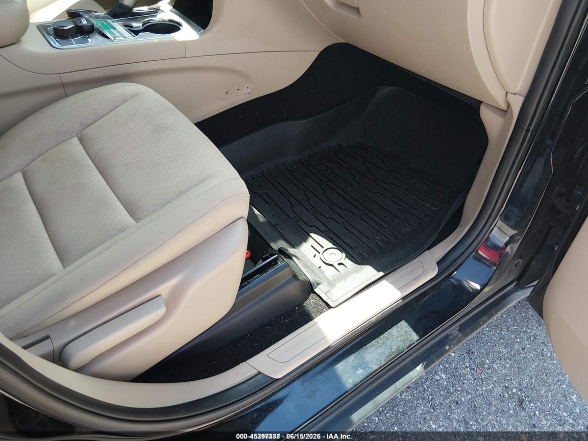 2019 JEEP GRAND CHEROKEE LAREDO E 4X4 — снимка 5