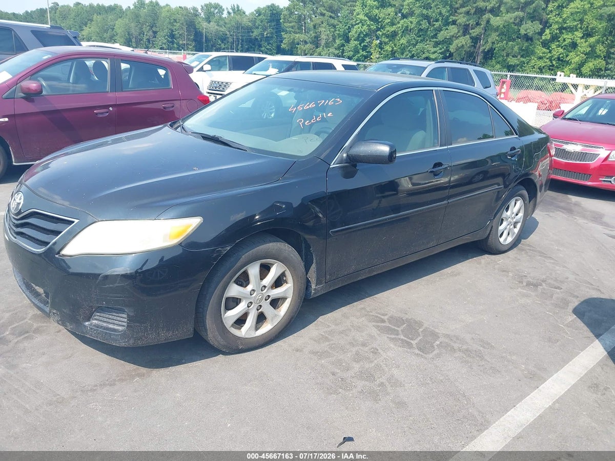 2011 TOYOTA CAMRY LE — снимка 2