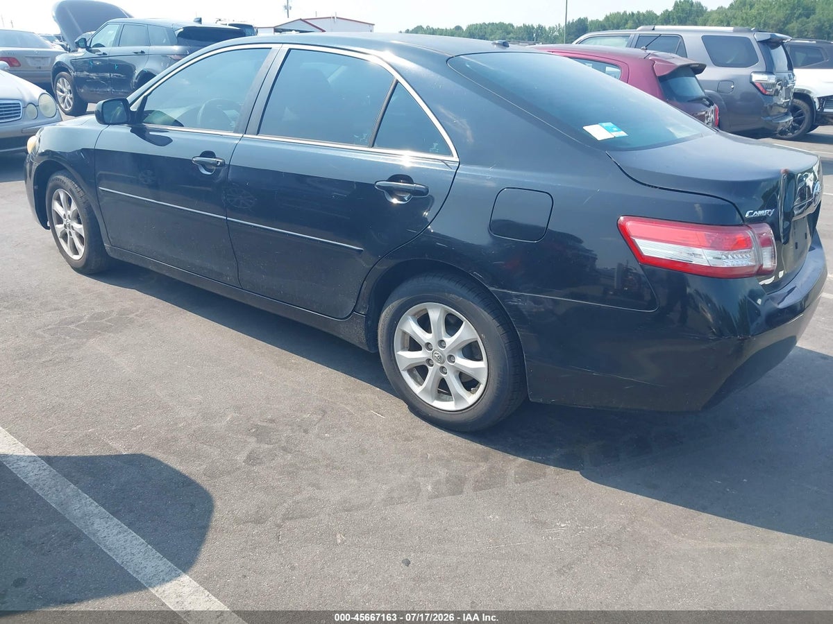 2011 TOYOTA CAMRY LE — снимка 3