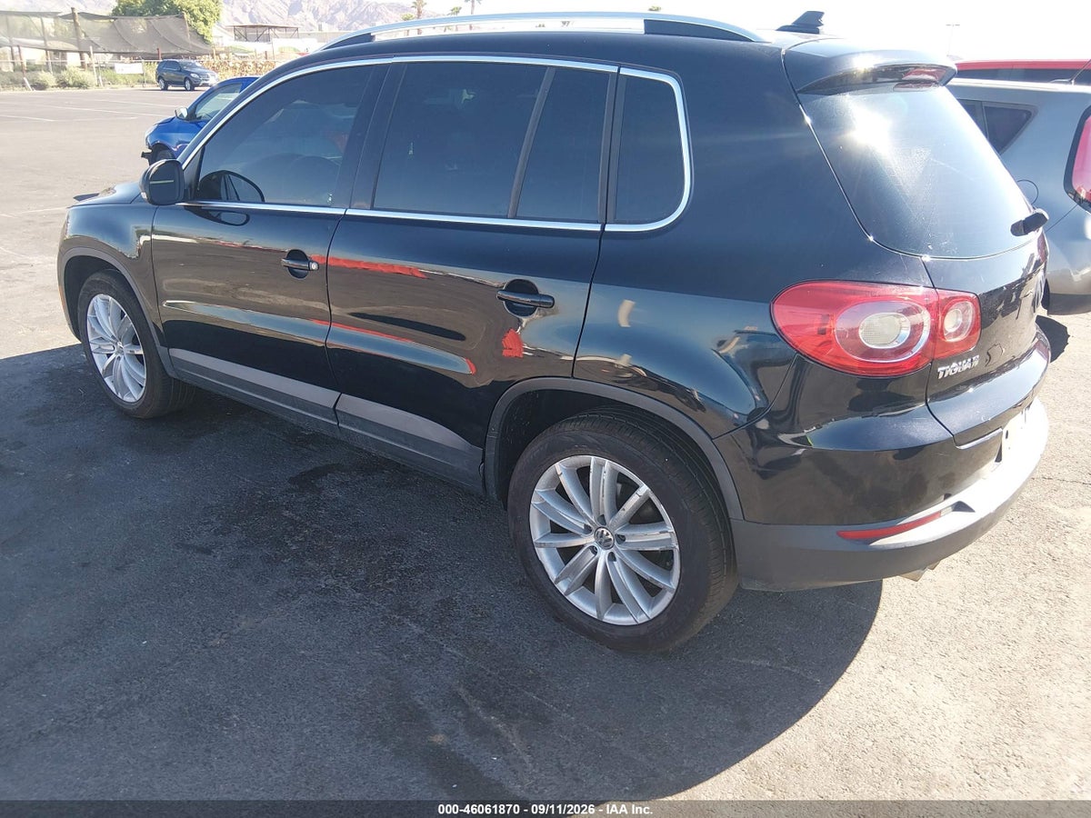 2011 VOLKSWAGEN TIGUAN SE — photo 3