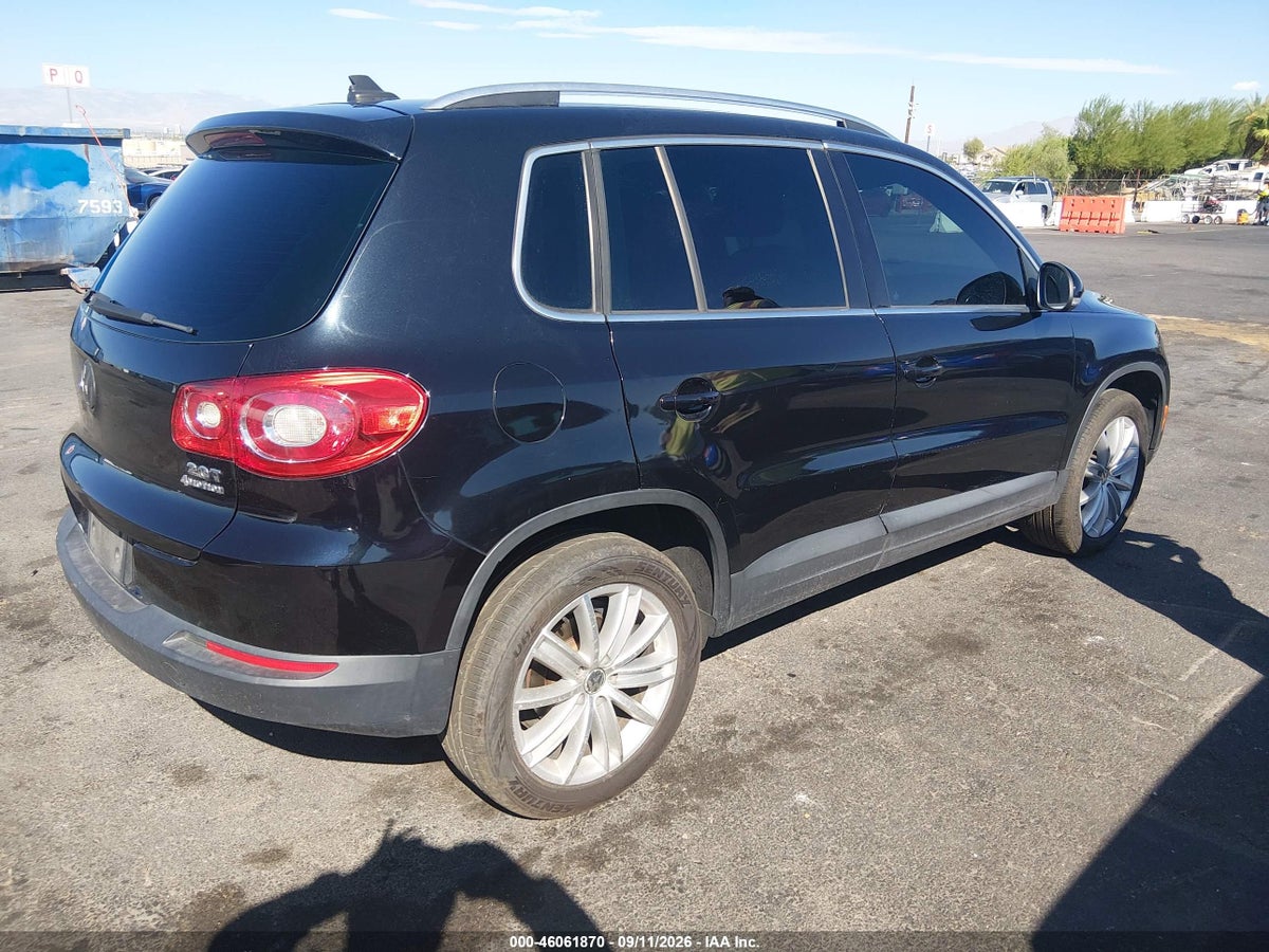 2011 VOLKSWAGEN TIGUAN SE — photo 4