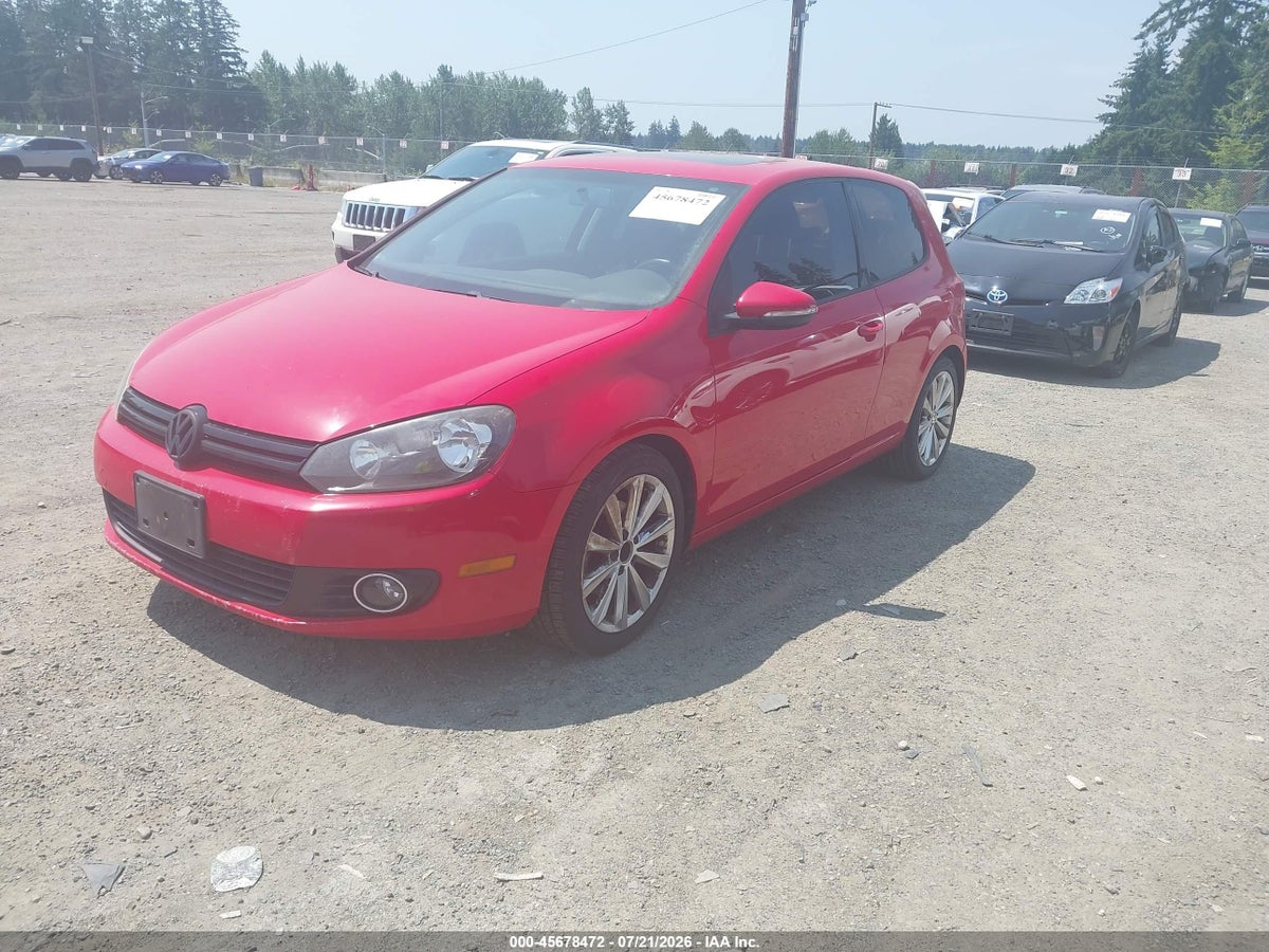 2013 VOLKSWAGEN GOLF 2.0L TDI 2-DOOR — снимка 2