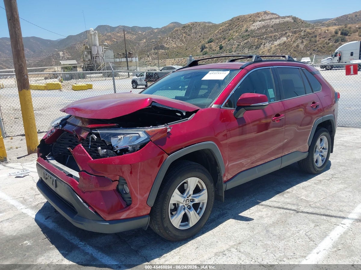 2021 TOYOTA RAV4 XLE — снимка 2