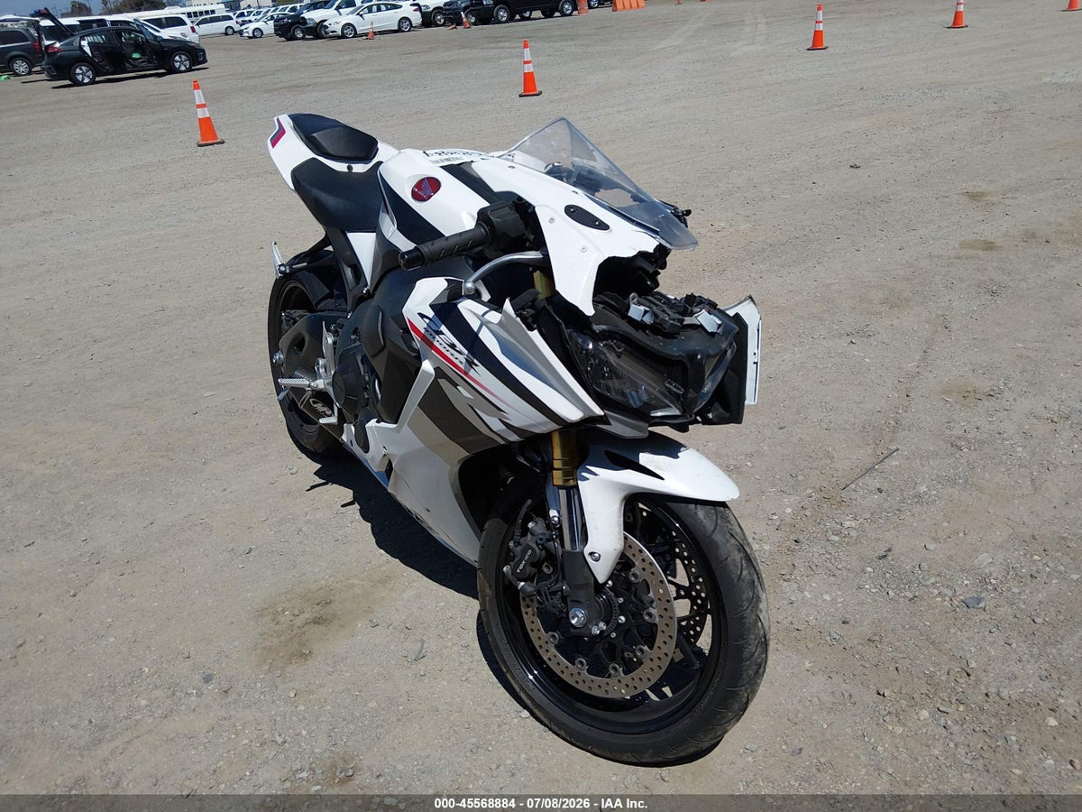2026 HONDA CBR1000 RR