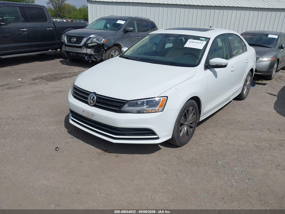 2015 VOLKSWAGEN JETTA 1.8T SE — снимка 2