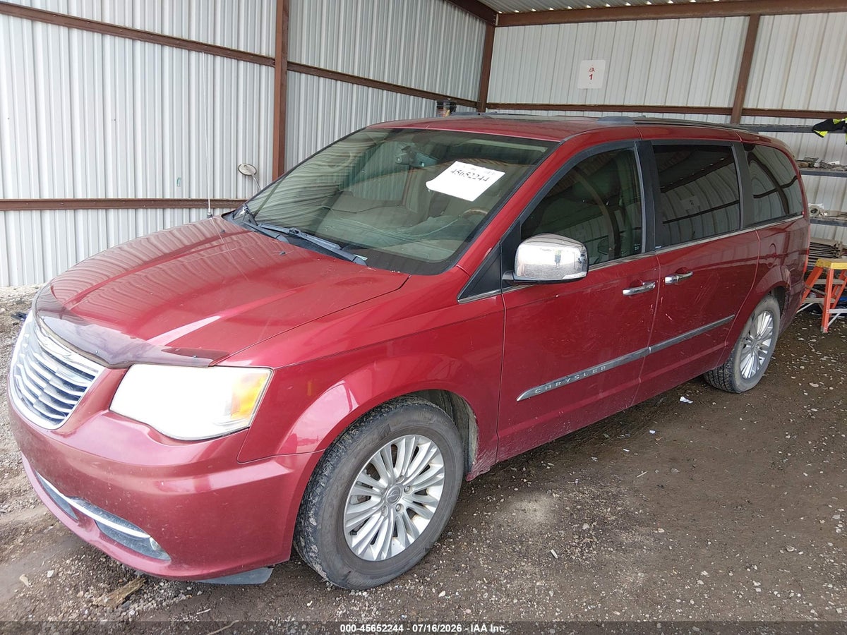 2014 CHRYSLER TOWN & COUNTRY LIMITED — снимка 2