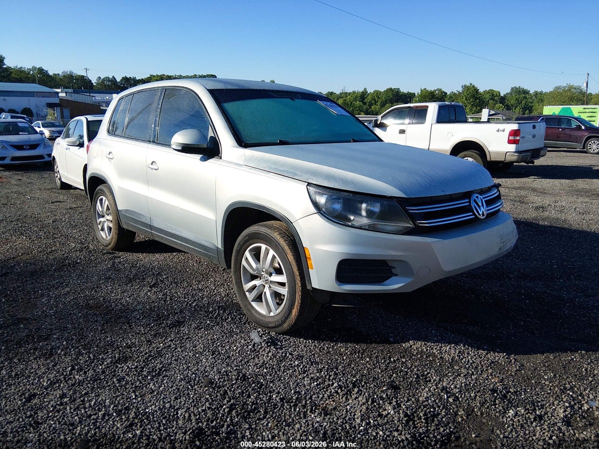 2013 VOLKSWAGEN TIGUAN S
