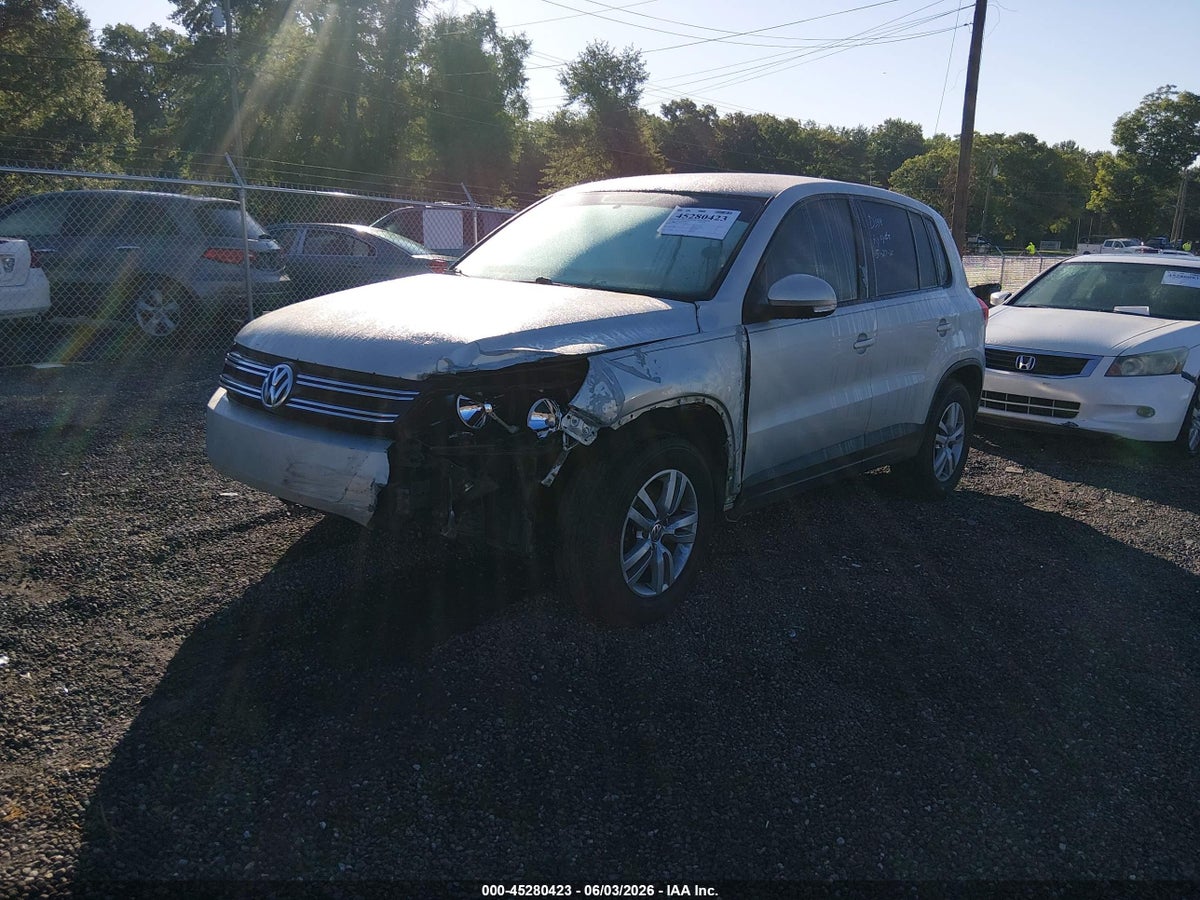 2013 VOLKSWAGEN TIGUAN S — снимка 2