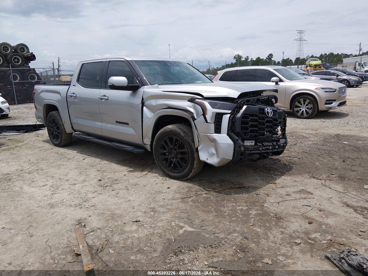 2023 TOYOTA TUNDRA SR5