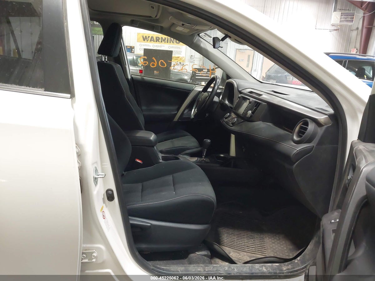 2017 TOYOTA RAV4 HYBRID XLE — снимка 5