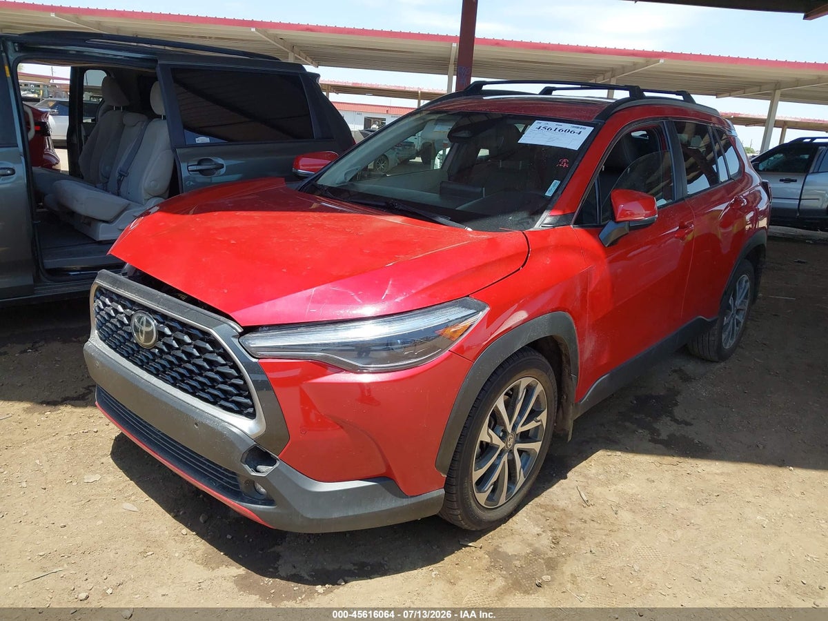 2024 TOYOTA COROLLA CROSS XLE — снимка 2
