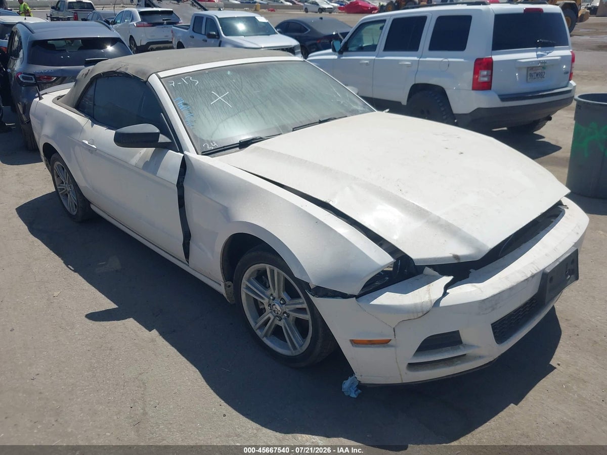 2013 FORD MUSTANG V6