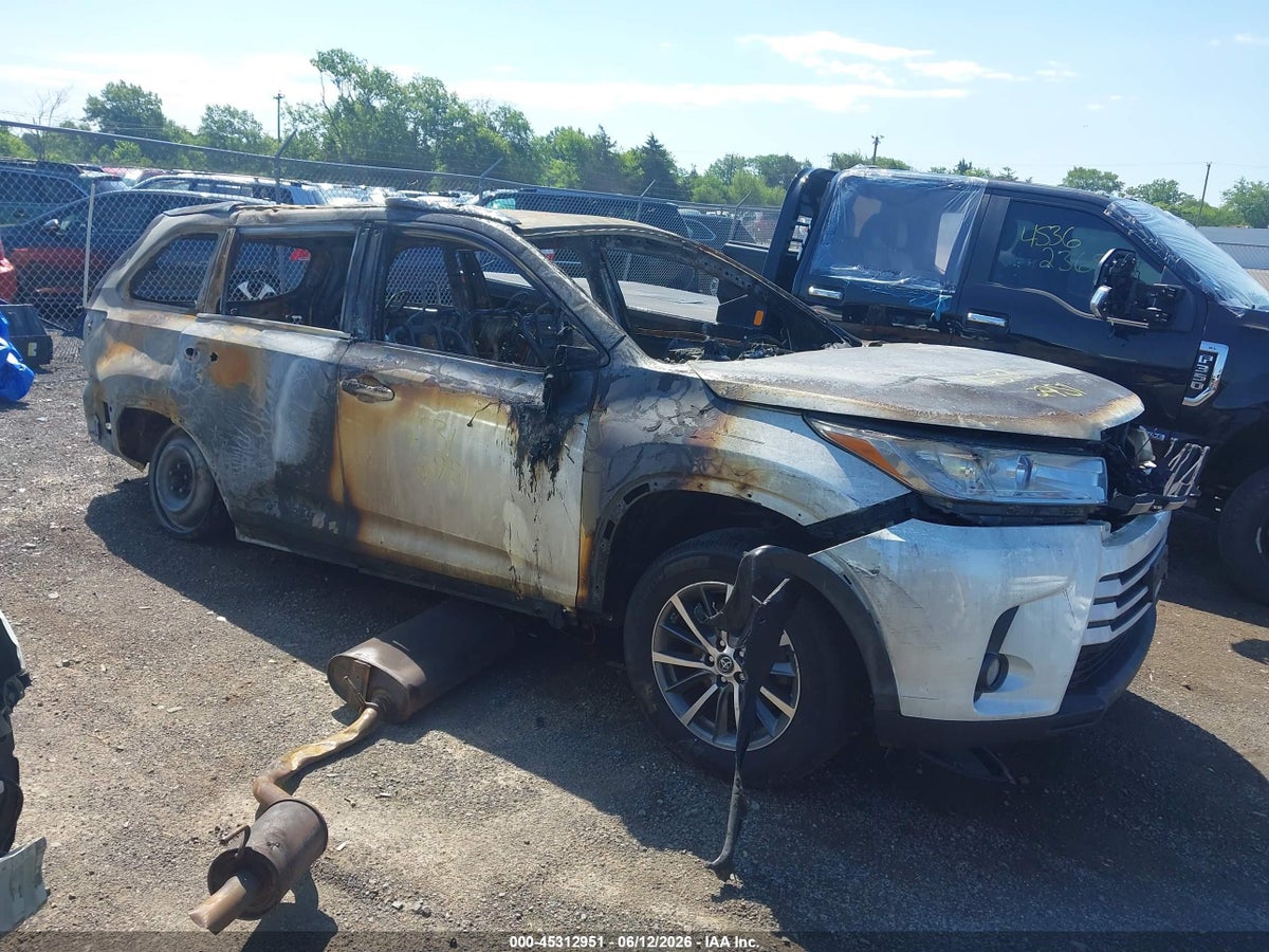 2019 TOYOTA HIGHLANDER XLE