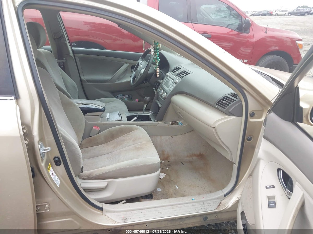 2011 TOYOTA CAMRY LE — снимка 5