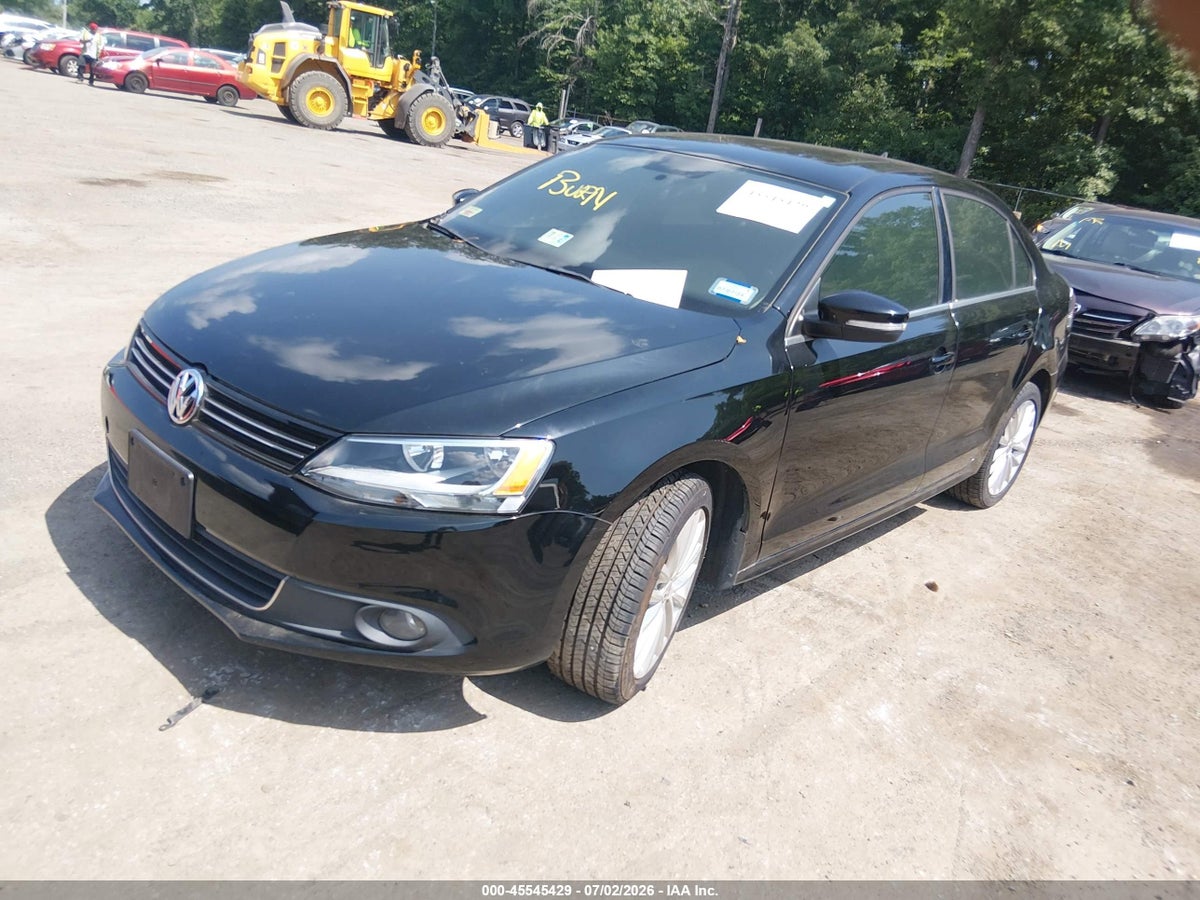 2013 VOLKSWAGEN JETTA 2.5L SEL — снимка 2