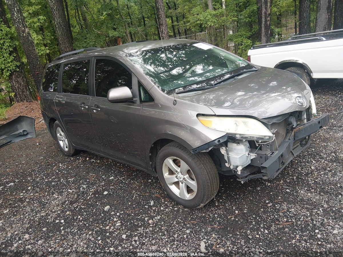 2012 TOYOTA SIENNA LE V6 8 PASSENGER