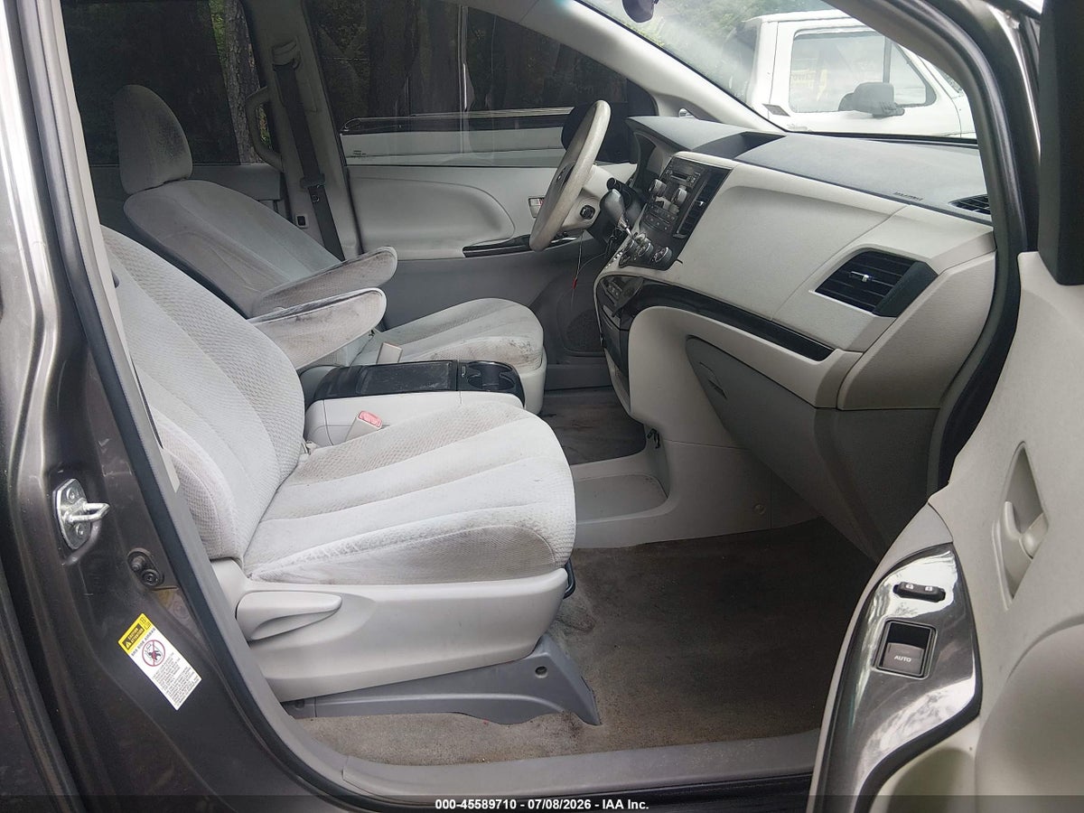 2012 TOYOTA SIENNA LE V6 8 PASSENGER — снимка 5