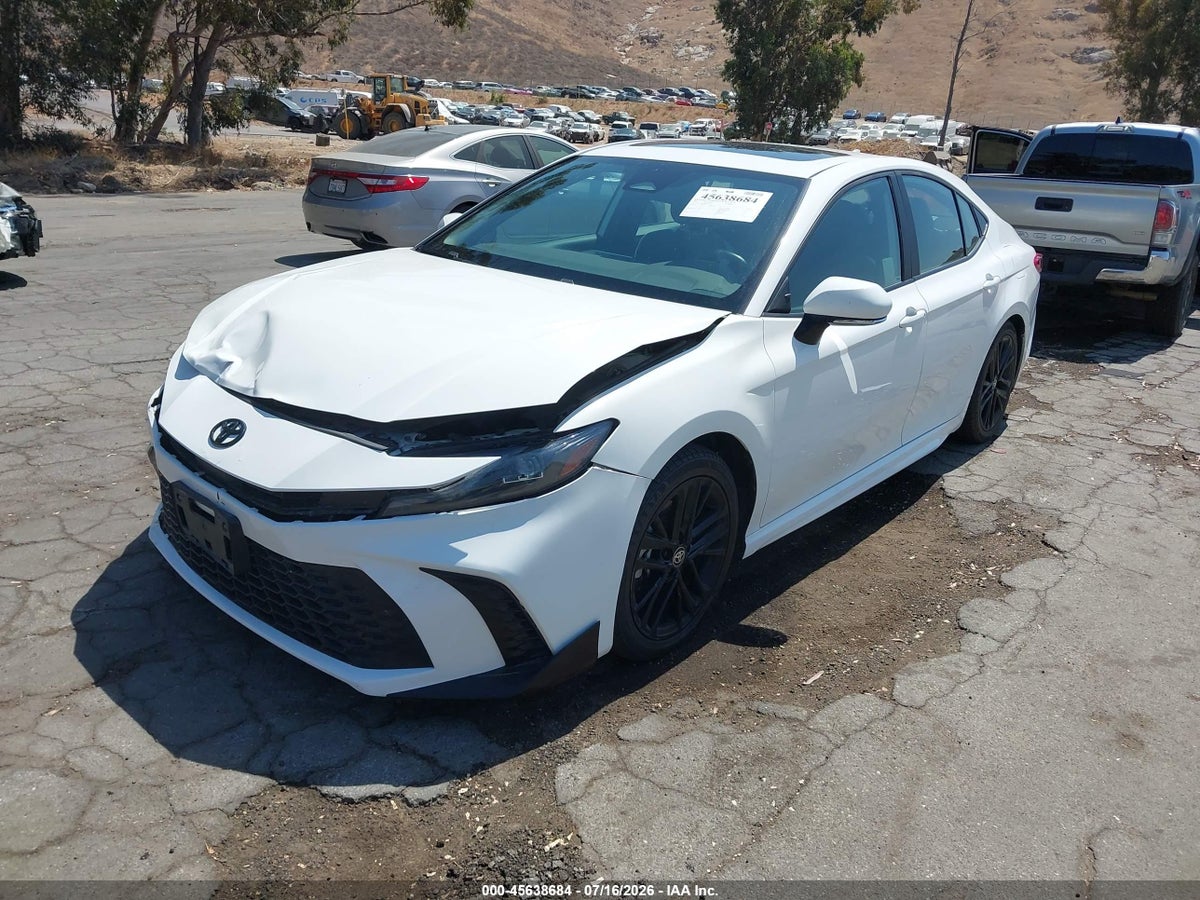 2025 TOYOTA CAMRY SE — снимка 2