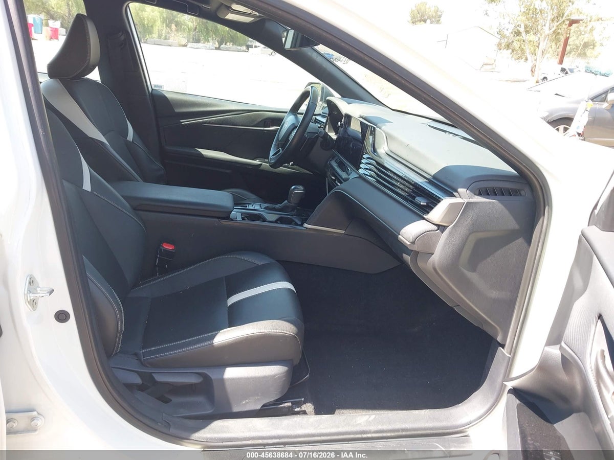 2025 TOYOTA CAMRY SE — снимка 5