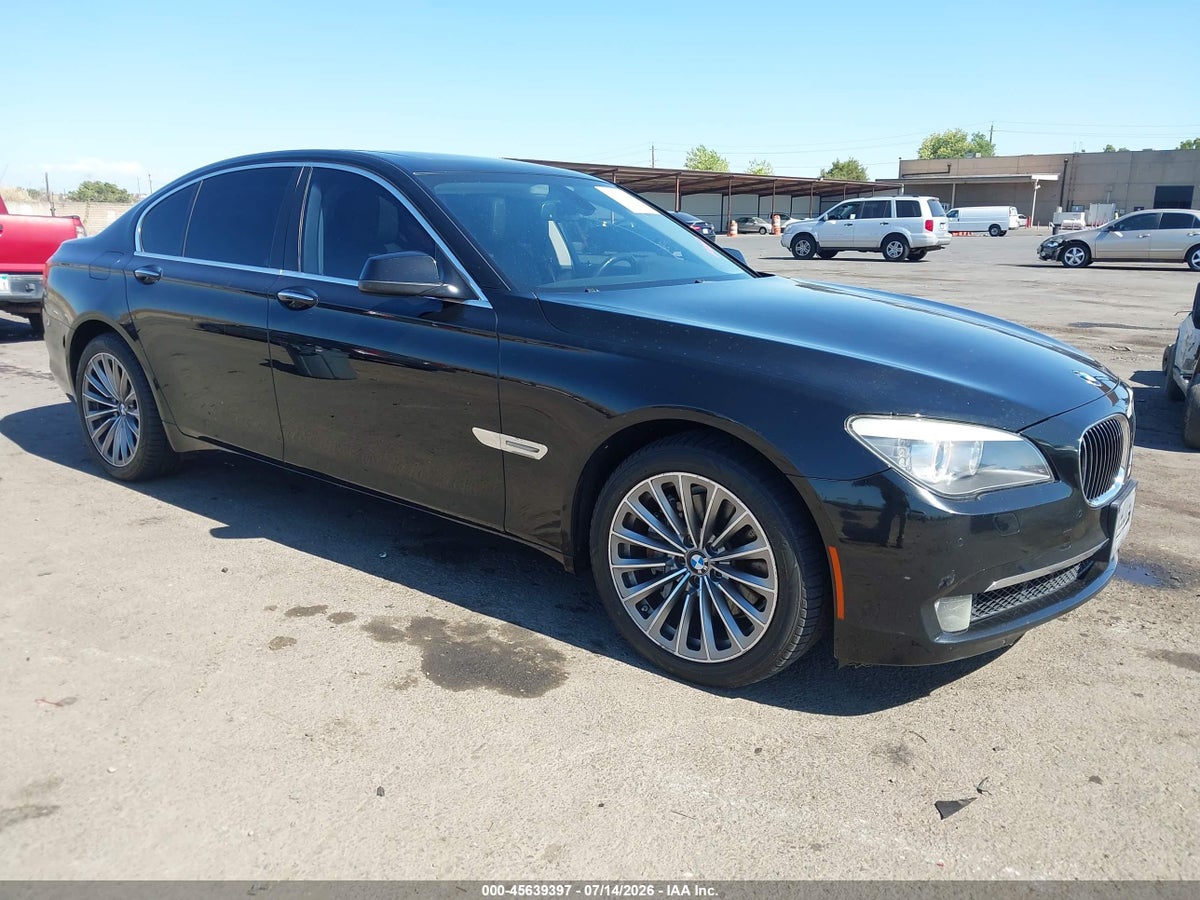 2012 BMW 740I