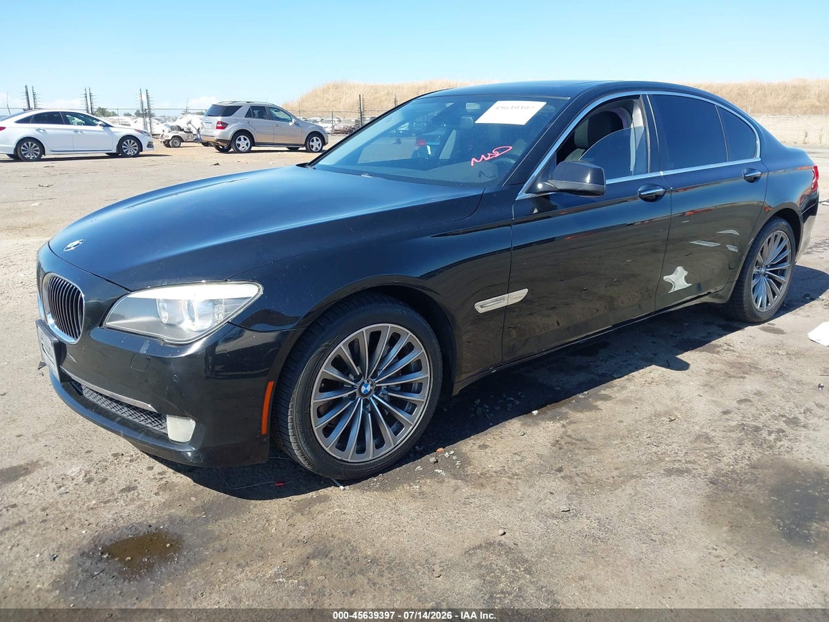 2012 BMW 740I — снимка 2