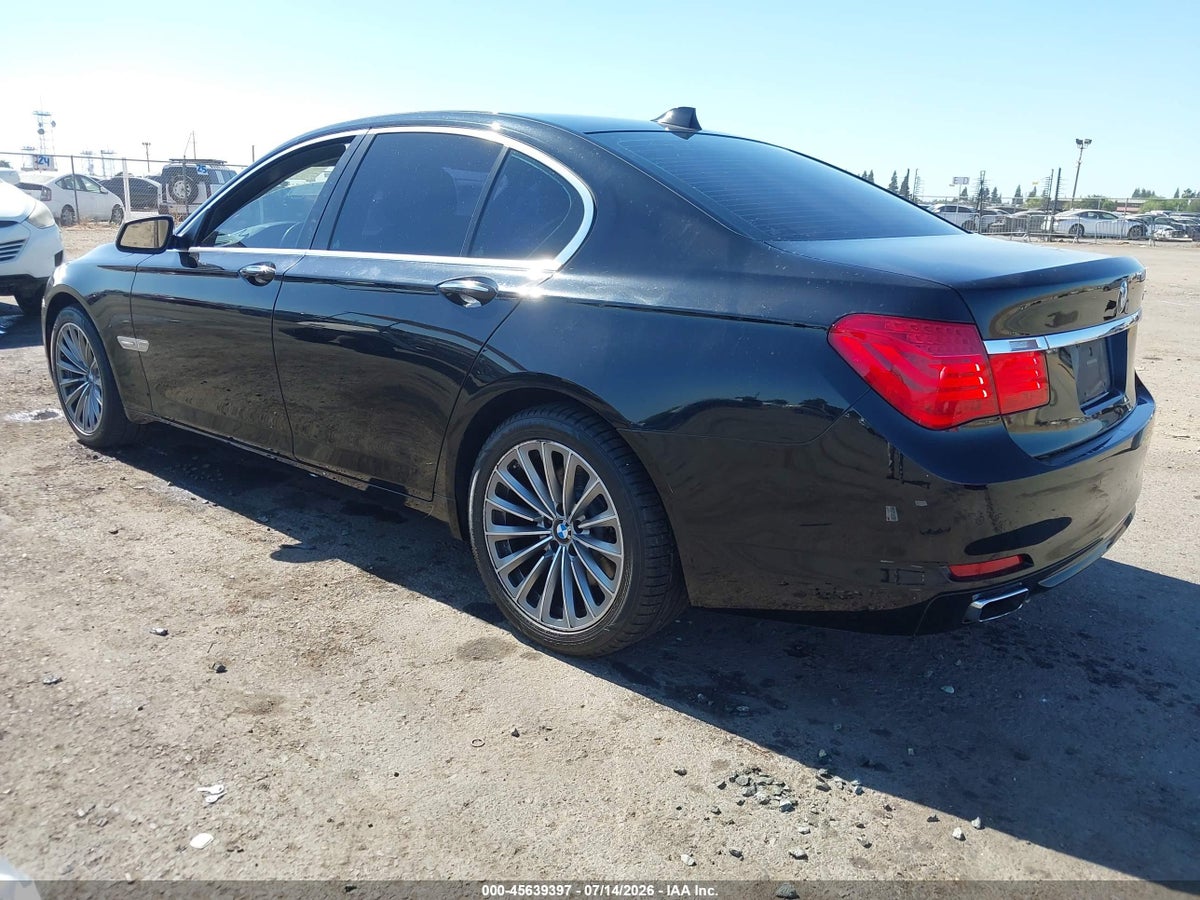 2012 BMW 740I — снимка 3
