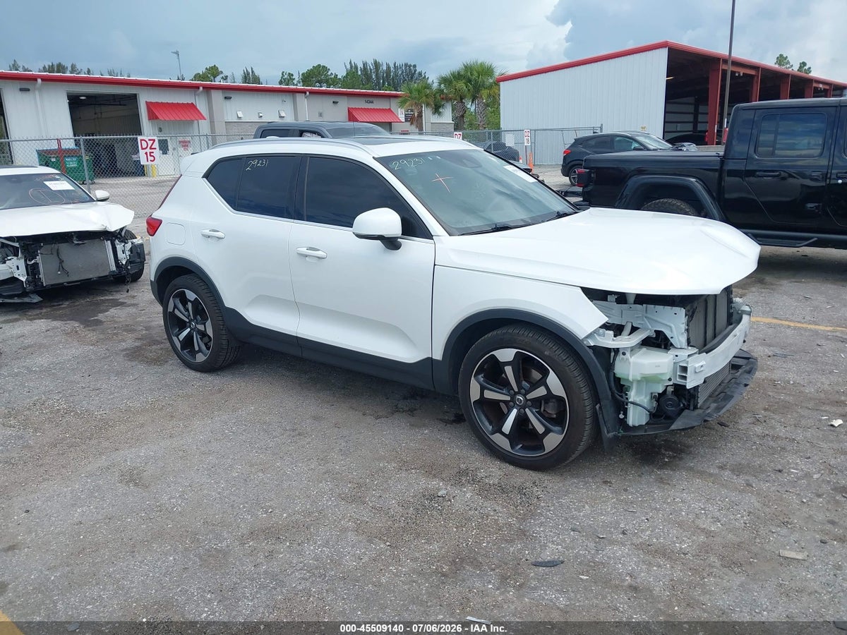 2019 VOLVO XC40 T5 INSCRIPTION