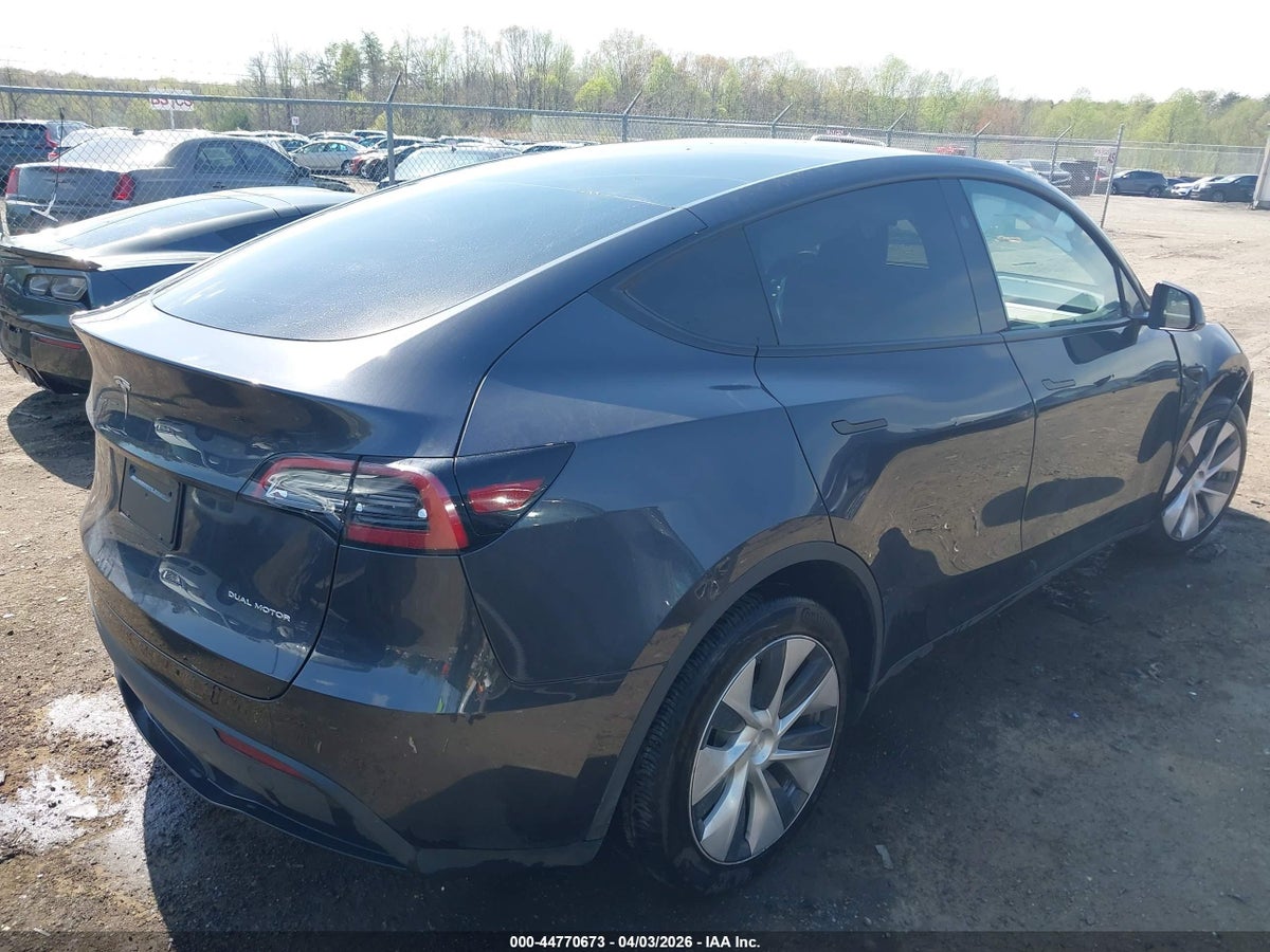 2024 TESLA MODEL Y LONG RANGE DUAL MOTOR ALL-WHEEL DRIVE — снимка 4