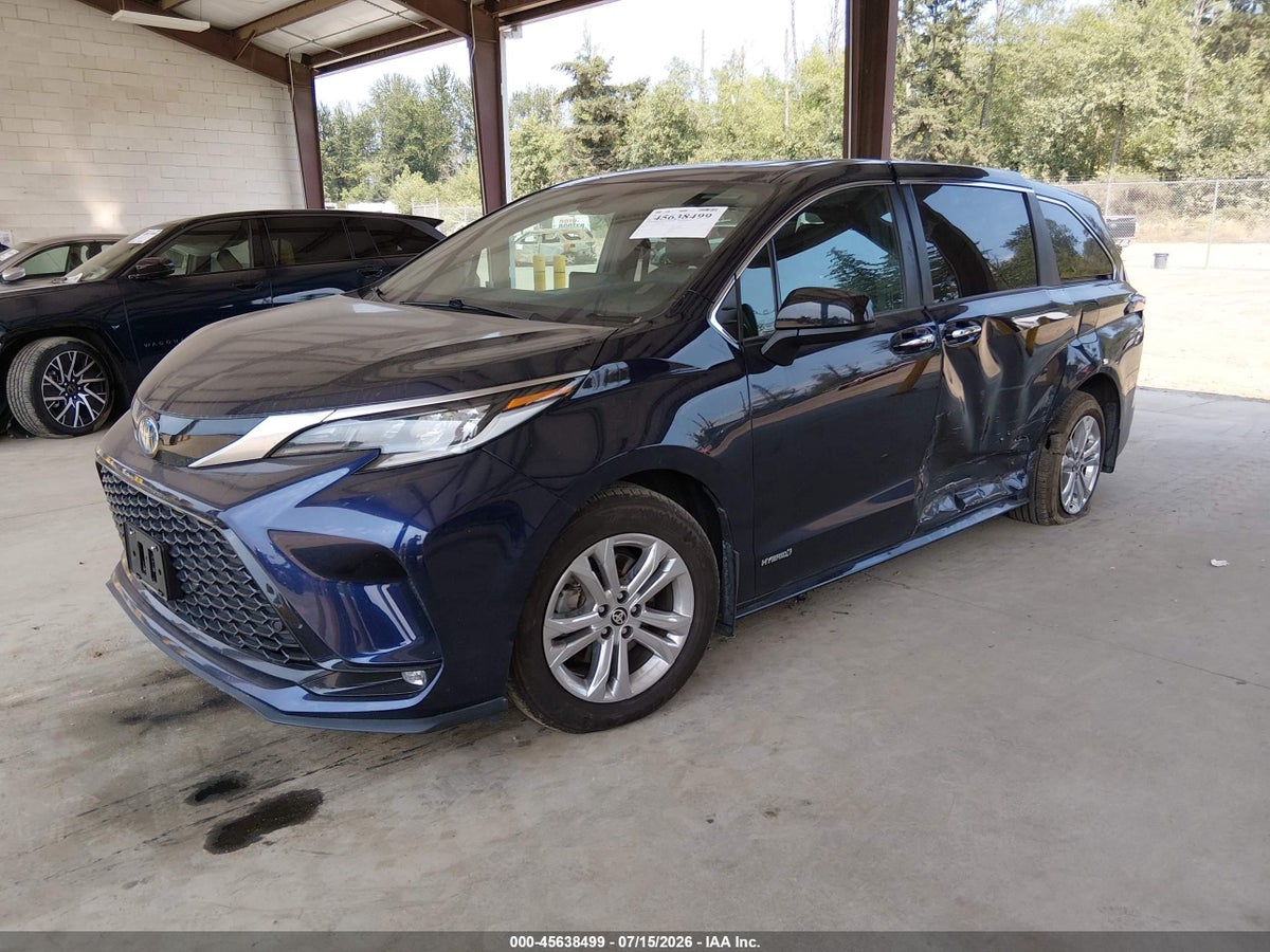 2021 TOYOTA SIENNA XSE — снимка 2