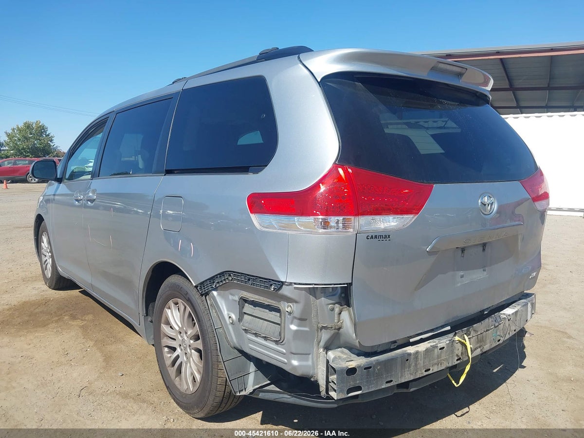 2014 TOYOTA SIENNA XLE V6 8 PASSENGER — снимка 3